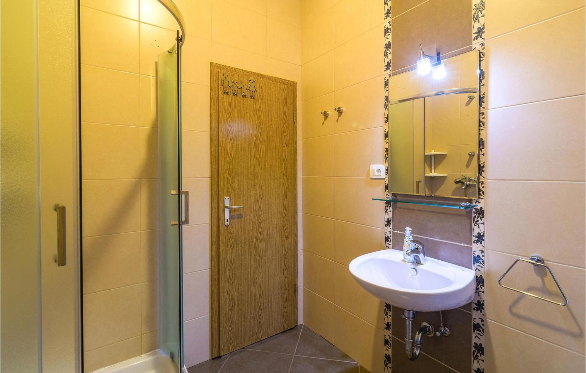 Holiday home Mala Lozna Postira Zewnętrze zdjęcie